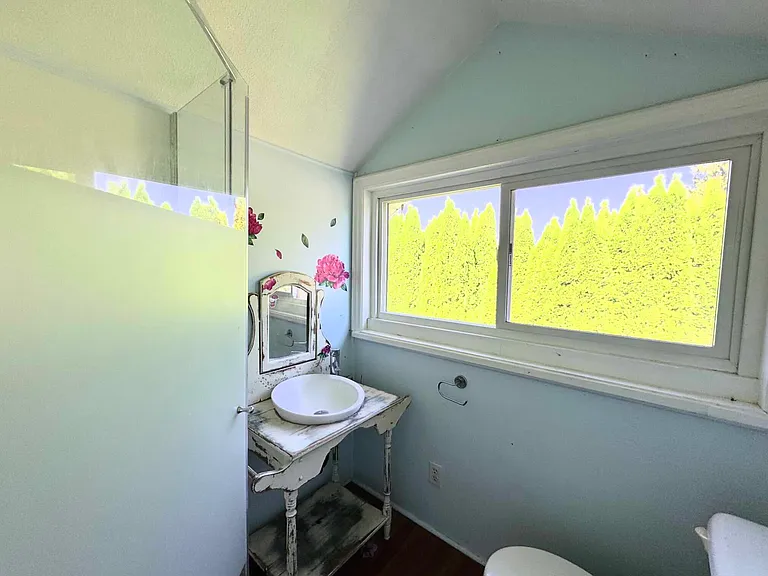 45687 Spadina Ave — Photo 16