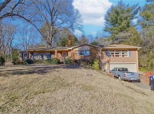 2521 Kingsgate Dr, Winston Salem, NC 27101