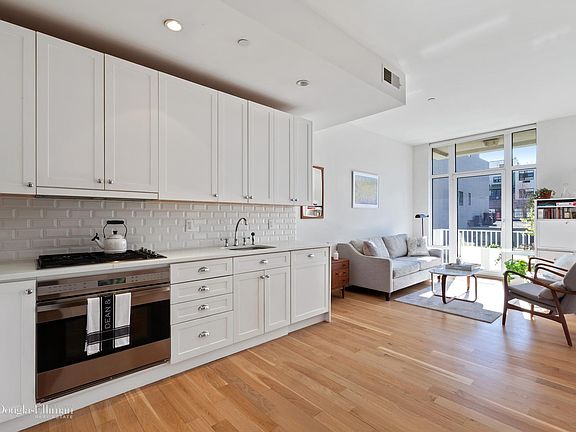 4th image of 90 N 5th St APT 4C