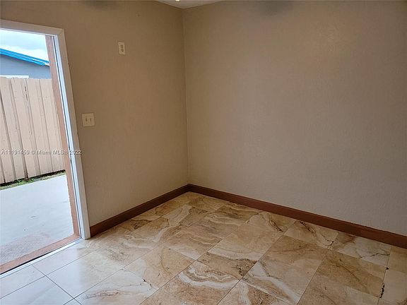 5th image of 1301 NE 214th St #1