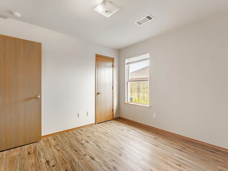 417 E Southern Trace Dr — Photo 18