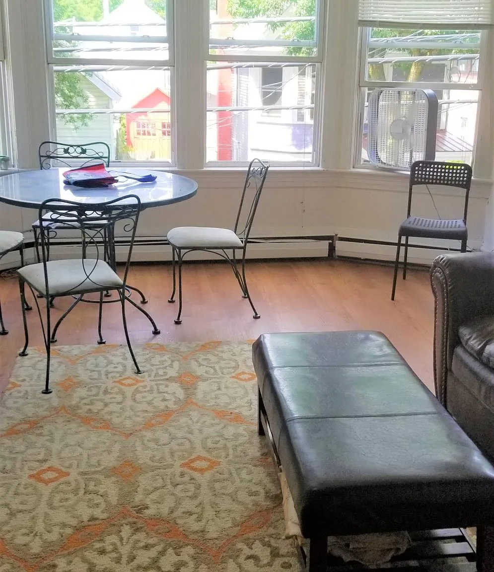 6 bed, 1.5 bath, 2050 sqft, $6,150 — Photo 3