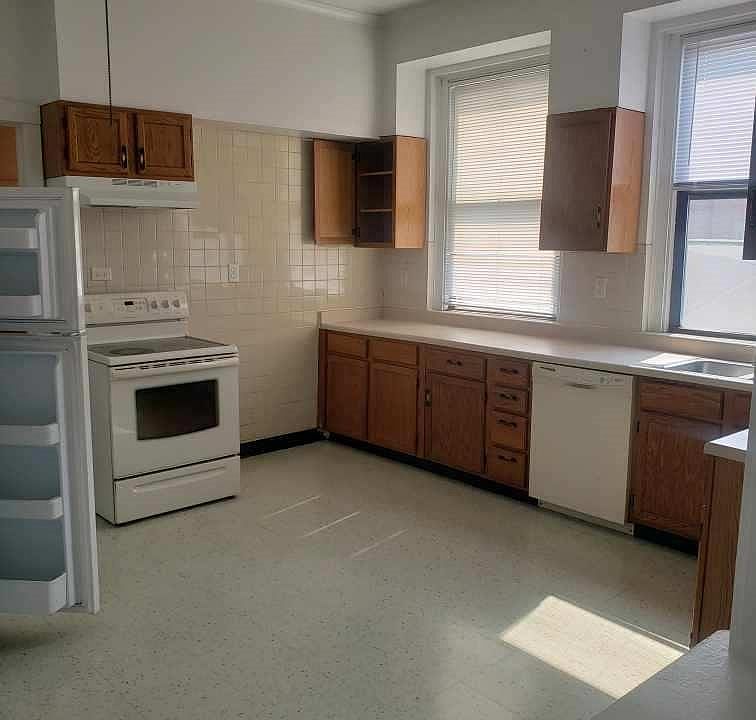 1st image of 12910 Western Ave APT 2