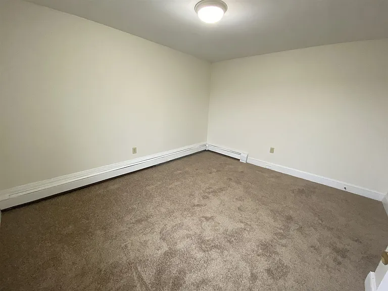 22 Ferry St #2 — Photo 27