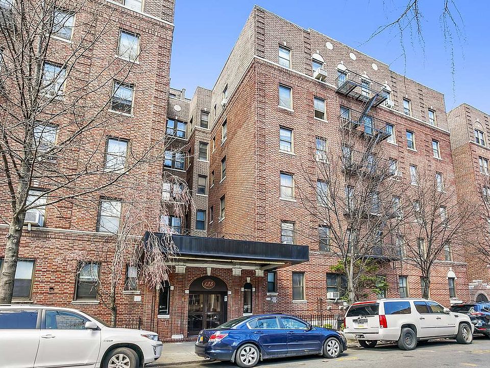 1st image of 135 Hawthorne St APT 3C