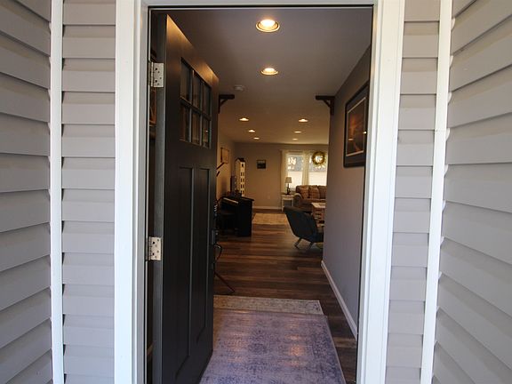 5th image of 225 Matterhorn Dr