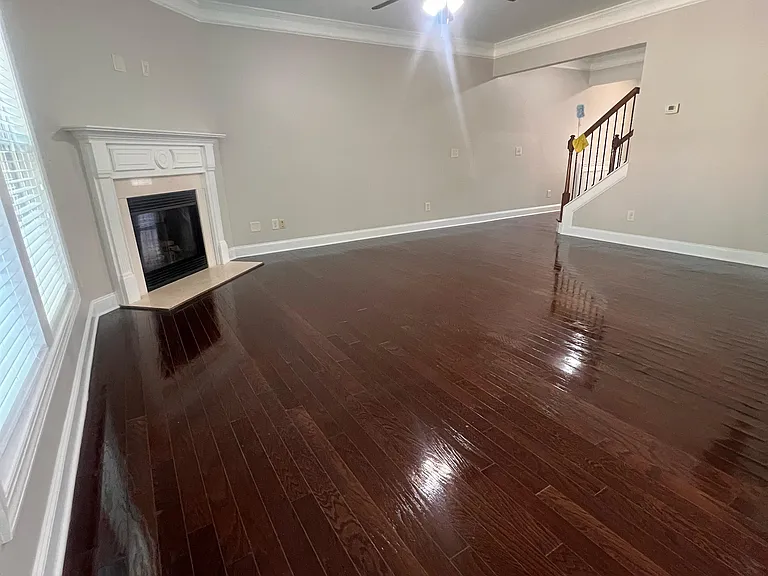 740 Middleton Pl — Photo 5