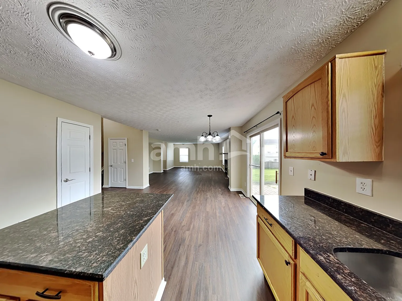 3 bed, 2.5 bath, 2154 sqft, $2,470 — Photo 3