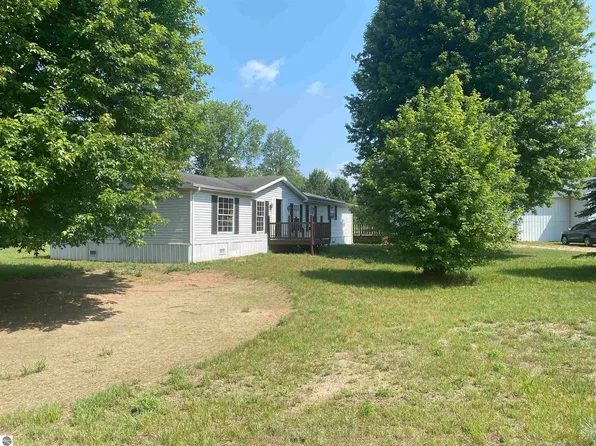 11283 S 220th Ave, Reed City, MI 49677