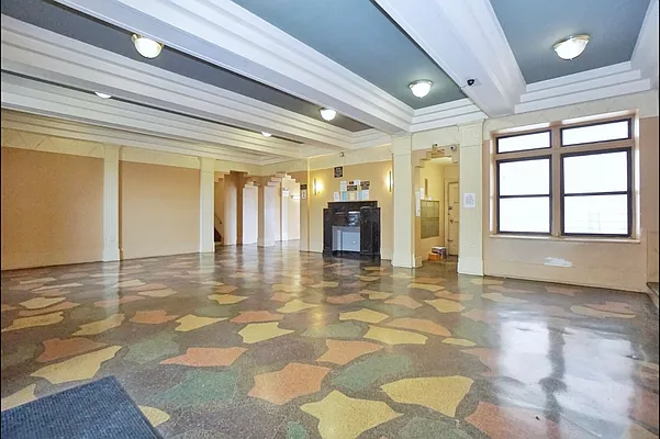 Sold by REMAX Elite | media 8