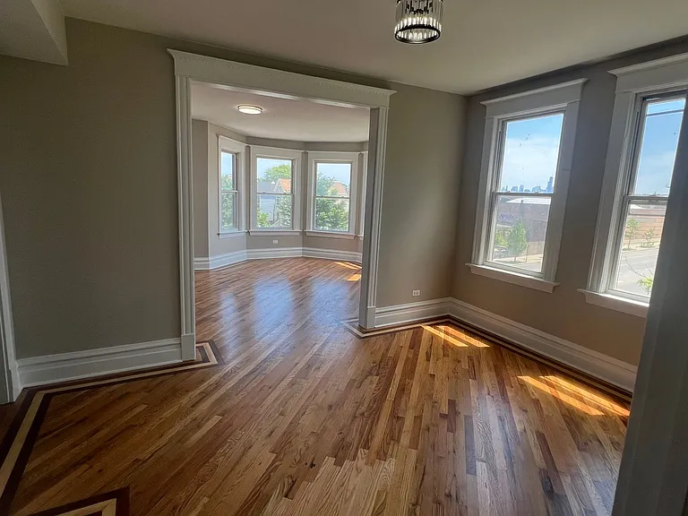 3100 N Western Ave — Photo 2