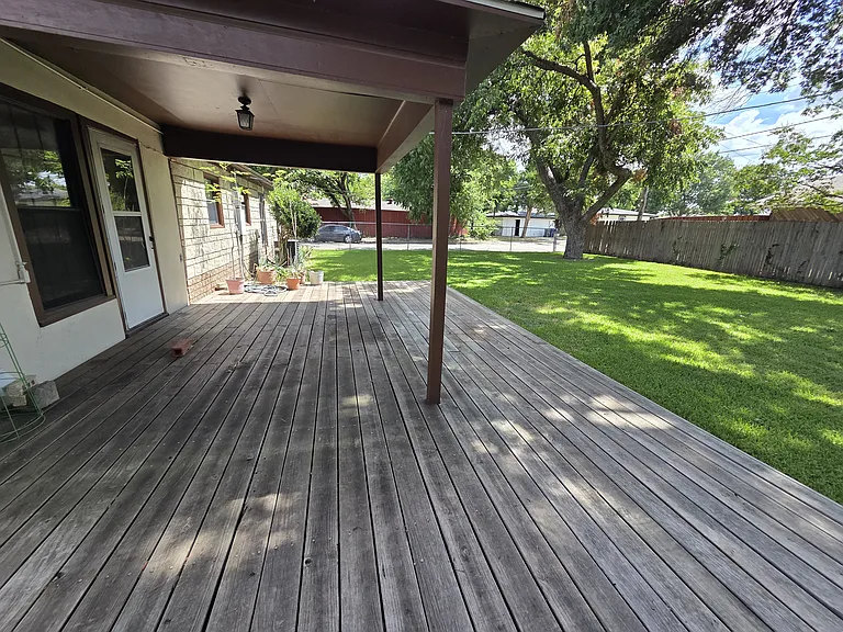 1309 Shady Ln — Photo 17