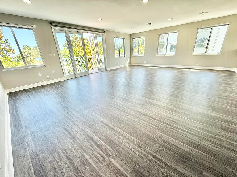 5840 N Flagler Dr — Photo 2