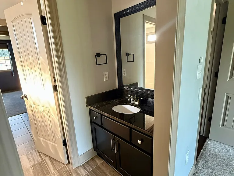 Jack N Jill Bathroom 2 with private sink