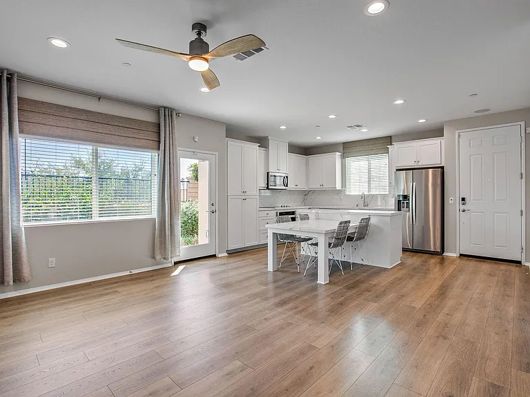 5605 Estrella Way — Photo 19