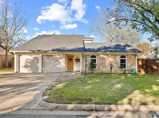 736 NW Wood St, Burleson, TX 76028