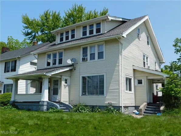 2073 N Taylor Rd, Cleveland Heights, OH 44112