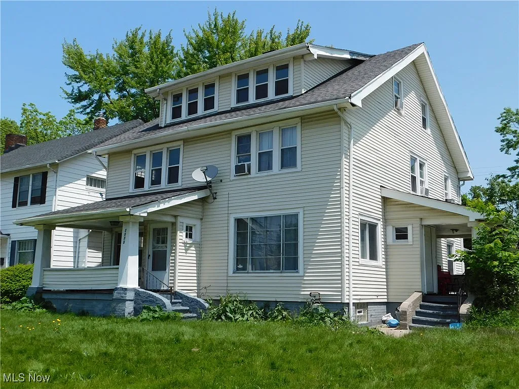 2073 N Taylor Rd photo 1