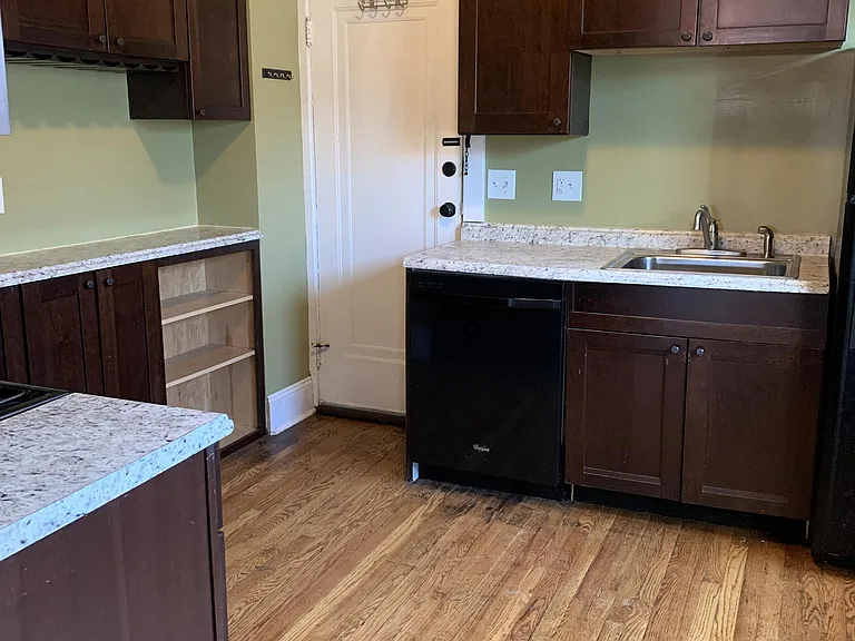 15009 Tudor Ave — Photo 7