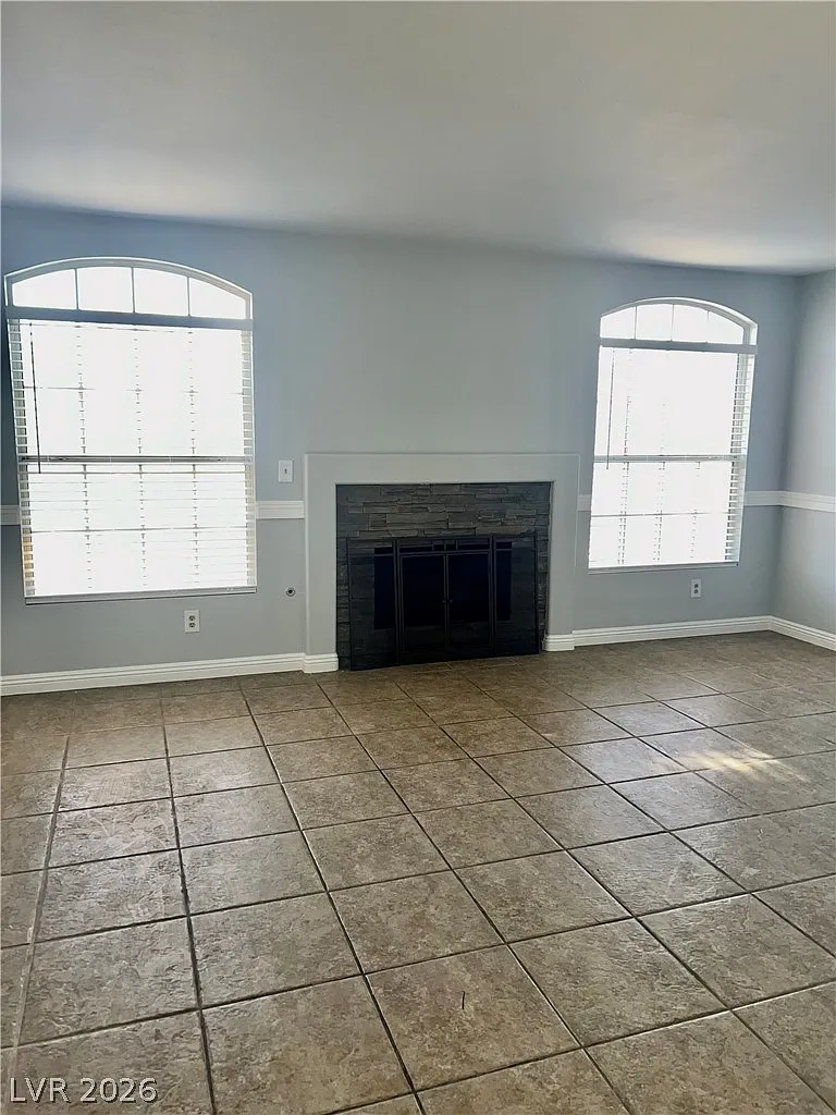 3 bed, 2.5 bath, 1508 sqft, $1,795 — Photo 3