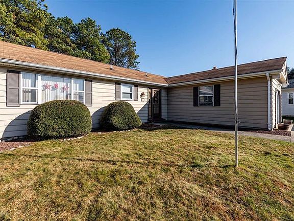 3rd image of 20 Burgess Ct