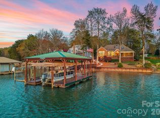 124 Hunter Spring Ln, Mooresville, NC 28117