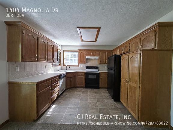 4th image of 1404 Magnolia Dr