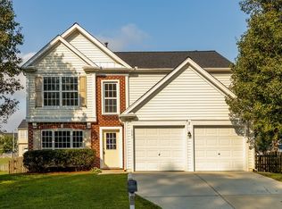 201 N Honey Springs Ave, Fuquay Varina, NC 27526