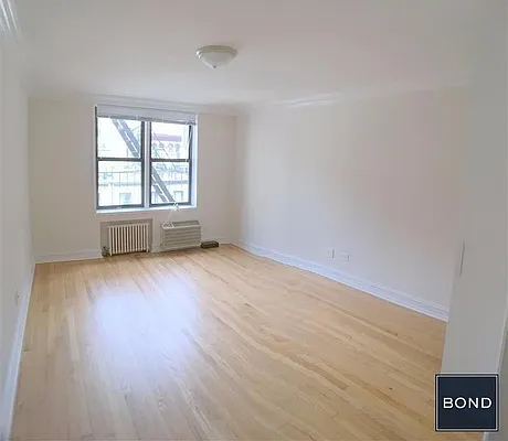 Rented by Bond New York | media 19