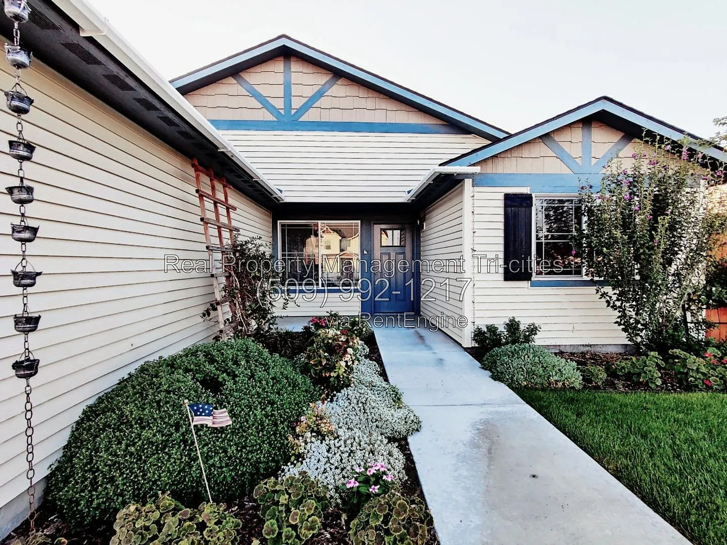 3 bed, 2.0 bath, 1632 sqft, $2,395 — Photo 2