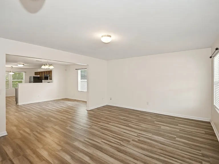 1025 Rook Rd — Photo 3