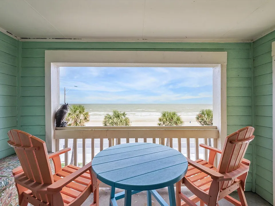 7000 Seawall Blvd #636
