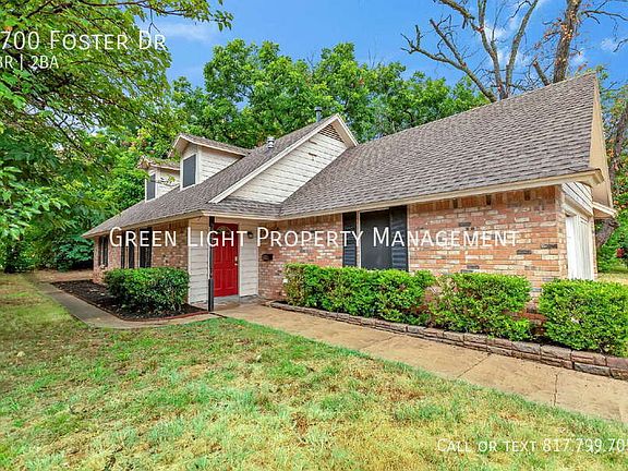 3rd image of 1700 Foster Dr