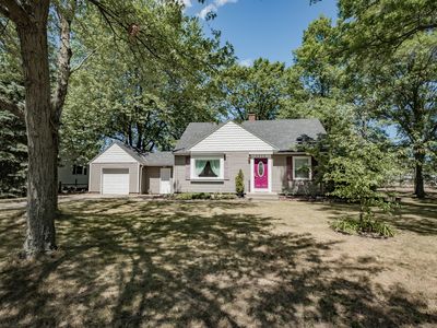 1372 Cherry Ave, Norton Shores, MI, 49441
