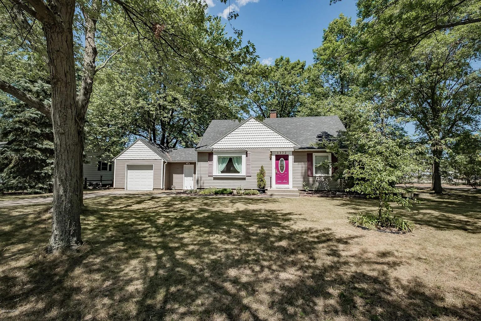 1372 Cherry Ave photo 1