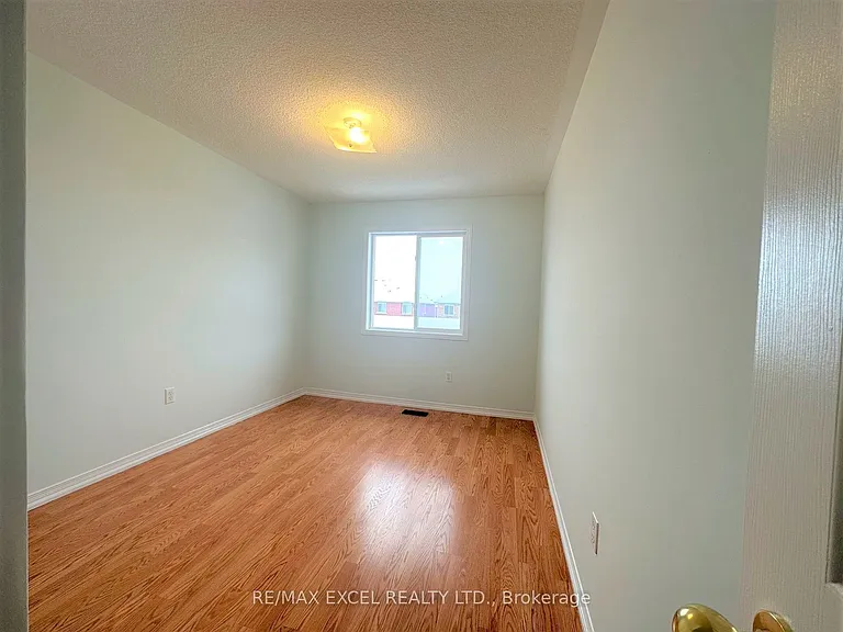 588 Hoover Park Dr — Photo 9