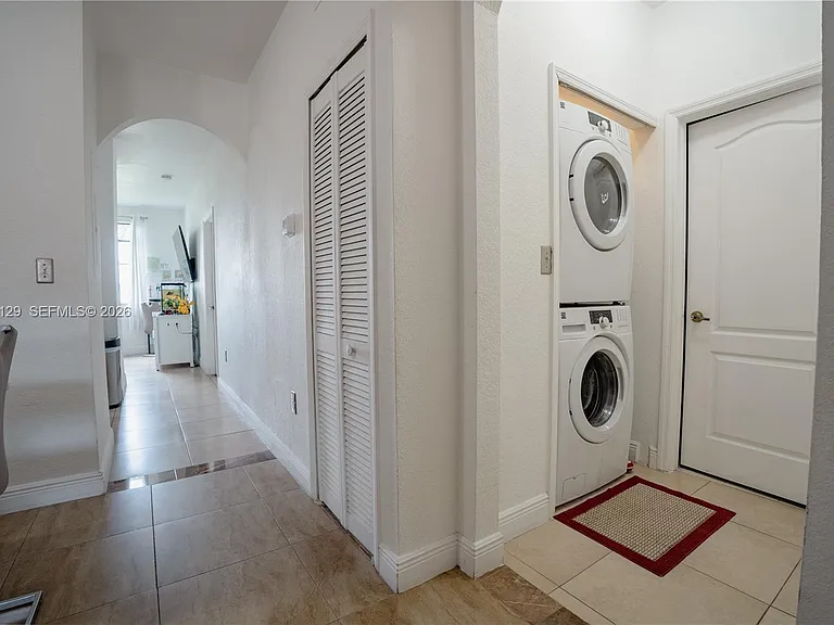 17600 NW 73rd Ave #2016 — Photo 5
