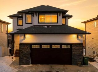 30 E Thayer Close, Red Deer, AB T4P 0W7