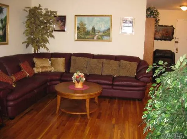 100-26 67th Road image 1 of 8