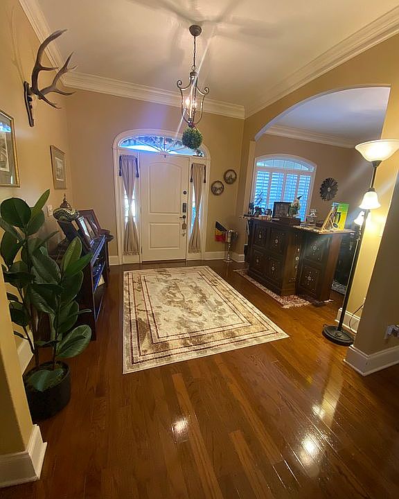 1st image of 111 Chinquapin Dr