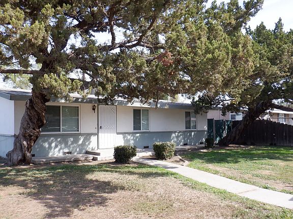 2nd image of 600 E Willow Ct