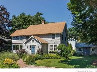 25 Dorr St, Branford, CT 06405