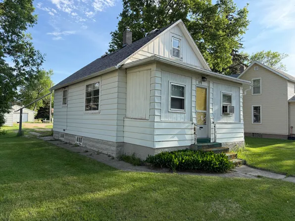 818 3rd Ave NE, Aberdeen, SD 57401