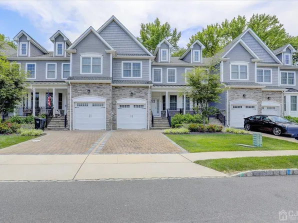 38 Gonzalez Dr, Old Bridge, NJ 08857