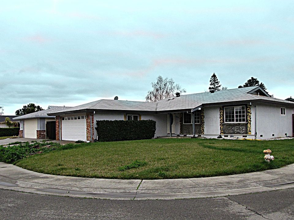 Corner Lot Location!