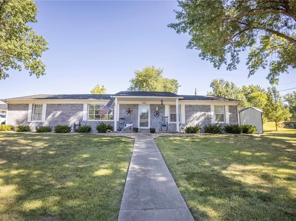 105 Saturn Dr, Hannibal, MO 63401