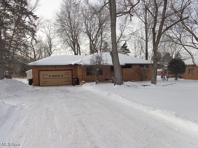 1st image of 9989 Albion Rd
