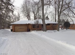 9989 Albion Rd, North Royalton, OH 44133