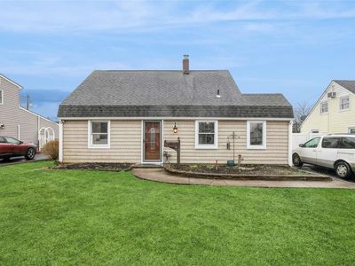 208 Old Farm Road, Levittown, NY, 11756