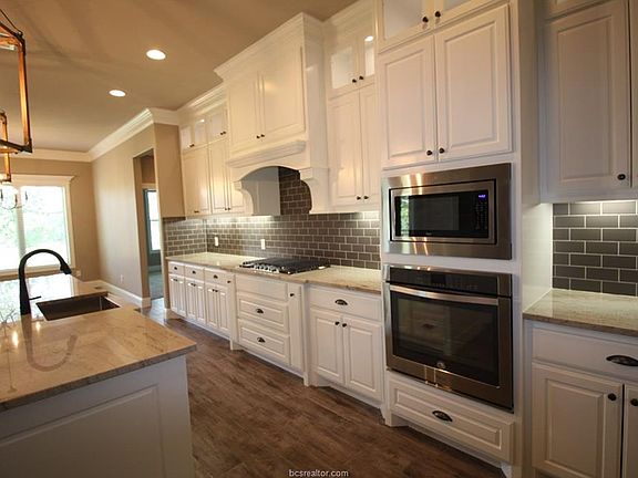 4th image of 15612 Tiger Creek Ct